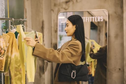 Urban Outfitters Pop-up Event event touchpoint 1